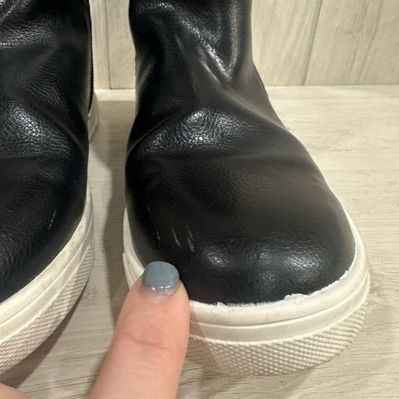 Cat & Jack Black Zip Up Sneaker Boots Size 5 🥳HOST PICK🥳 - Picture 3 of 11